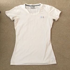 Women’s light-weight workout shirt